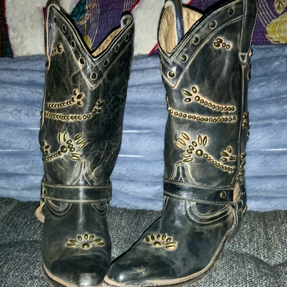 Beautifully hand crafted Bed Stu Boots